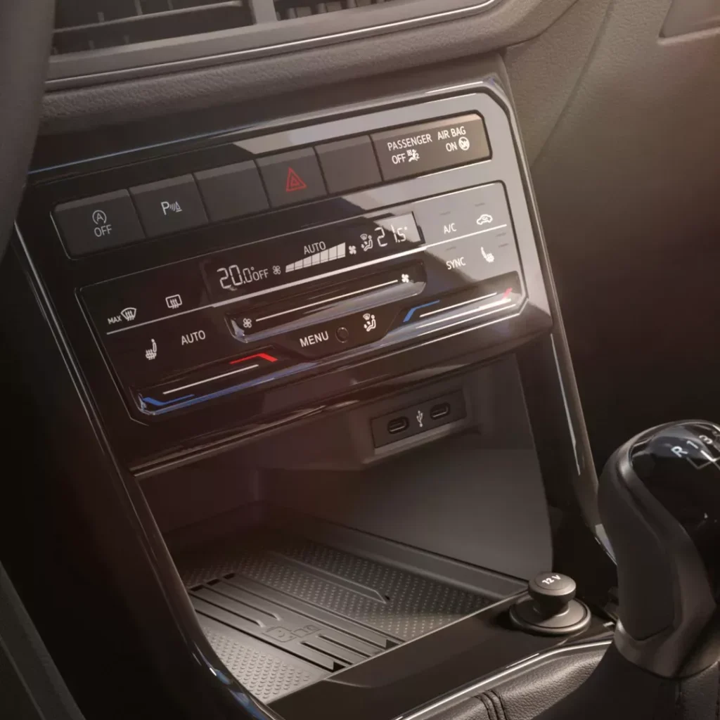 Imgi 11 TS0750 t cross energy detail view climatronic interieur